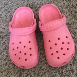 Coral Crocs *send offers*